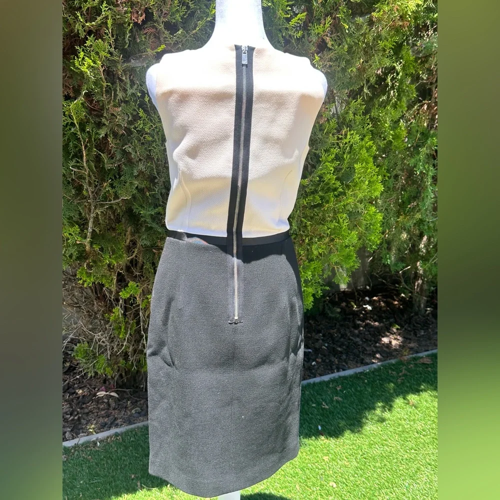 Michael Kors Two-Tone Sleeveless Mini Dress Ivory/Black Wool Crepe Size 6 - Picture 3 of 7